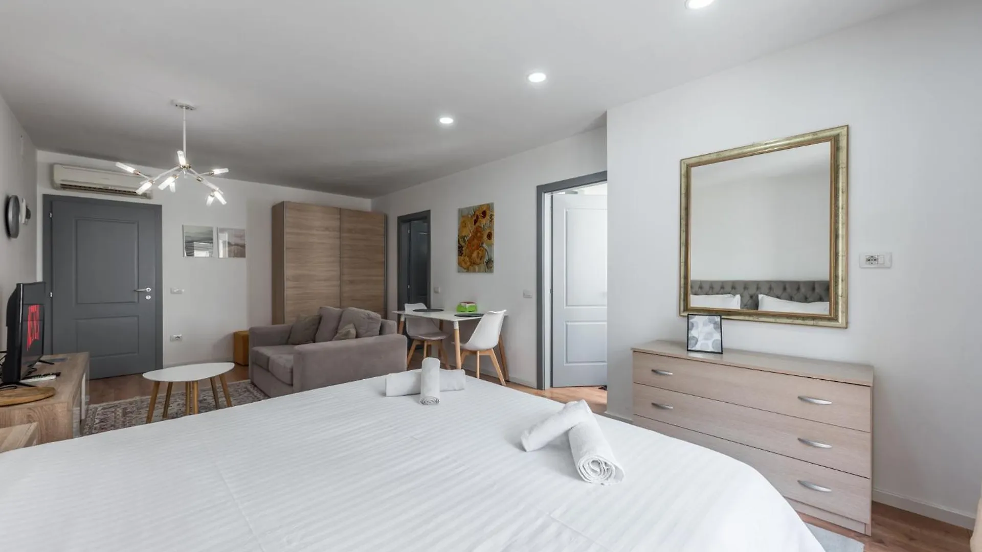 Heart Of Tirana Apartments